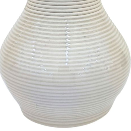 Aglaonema Purple beauty in idrocultura in vaso artigianale in argilla